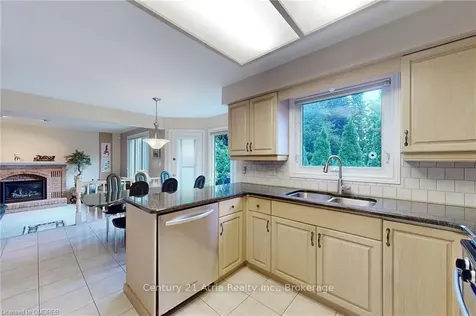 2 Garden Walk London ON N6J 4W9