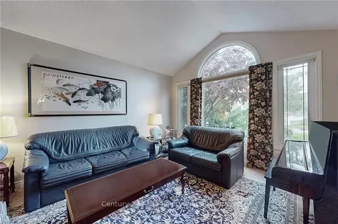 2 Garden Walk London ON N6J 4W9