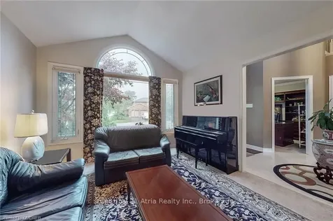 2 Garden Walk London ON N6J 4W9
