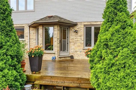 2 Garden Walk London ON N6J 4W9