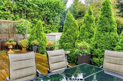 2 Garden Walk London ON N6J 4W9