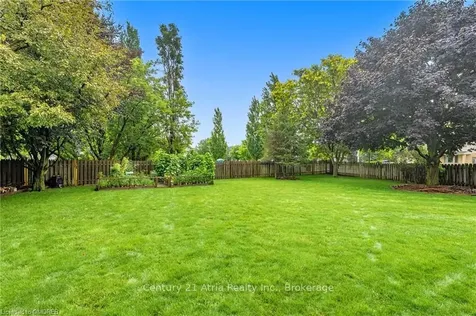 2 Garden Walk London ON N6J 4W9