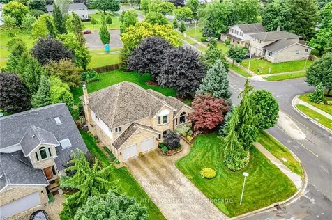 2 Garden Walk London ON N6J 4W9