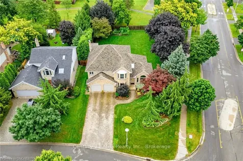 2 Garden Walk London ON N6J 4W9