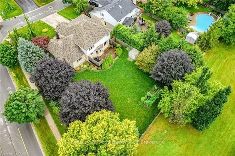 2 Garden Walk London ON N6J 4W9