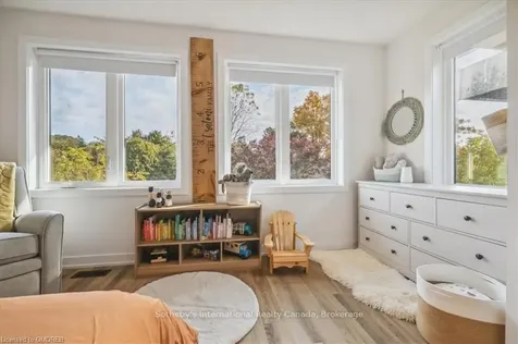 14 Munay Lane Hamilton ON L9G 0H3