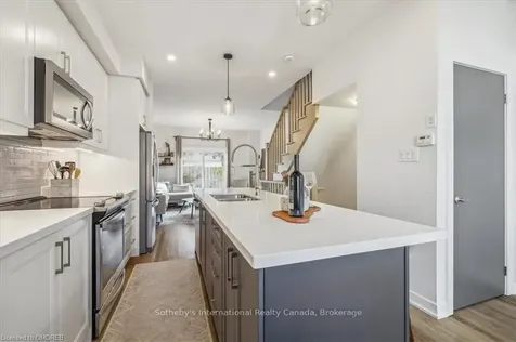14 Munay Lane Hamilton ON L9G 0H3