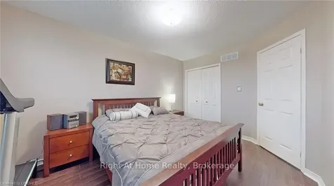 83 Shadyglen Drive Hamilton ON L8J 3W8