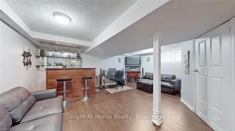 83 Shadyglen Drive Hamilton ON L8J 3W8