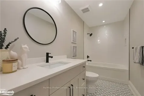 1360 Wonderland Road Dysart Et Al ON K0M 1S0