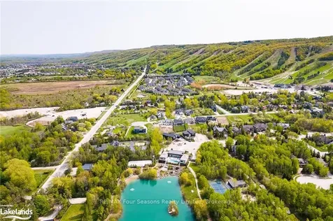 110 Lendvay Alley Blue Mountains ON L9Y 0S3