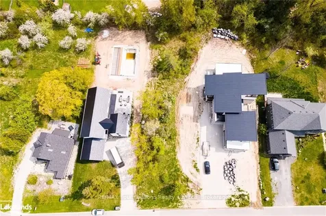 110 Lendvay Alley Blue Mountains ON L9Y 0S3