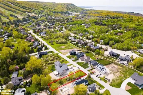 110 Lendvay Alley Blue Mountains ON L9Y 0S3