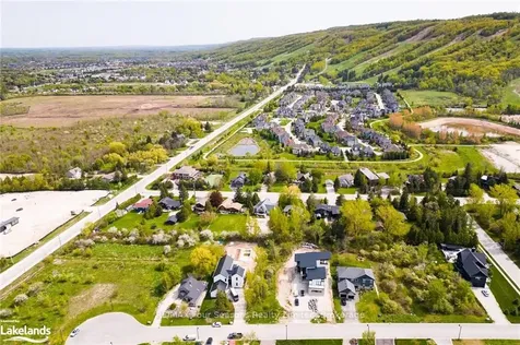 110 Lendvay Alley Blue Mountains ON L9Y 0S3