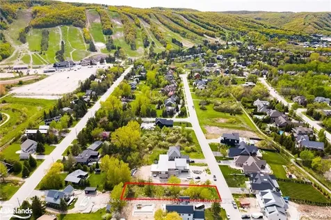 110 Lendvay Alley Blue Mountains ON L9Y 0S3