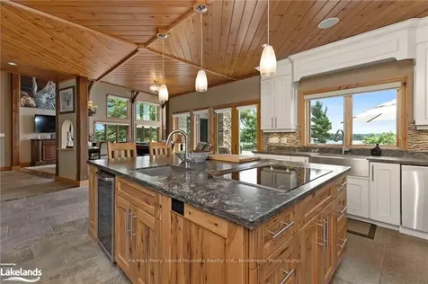 2 Rockcliffe Drive S Carling ON P0G 1G0