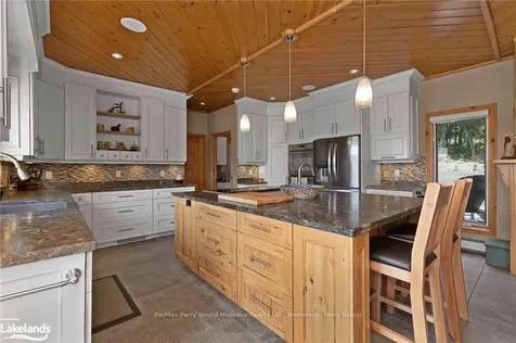 2 Rockcliffe Drive S Carling ON P0G 1G0