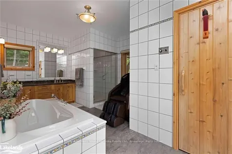 2 Rockcliffe Drive S Carling ON P0G 1G0