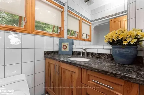 2 Rockcliffe Drive S Carling ON P0G 1G0