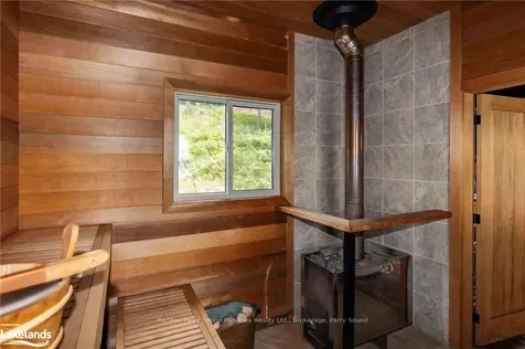 2 Rockcliffe Drive S Carling ON P0G 1G0