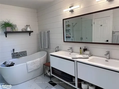 11 Shoreline Drive N/a Bracebridge ON P1L 1Z3