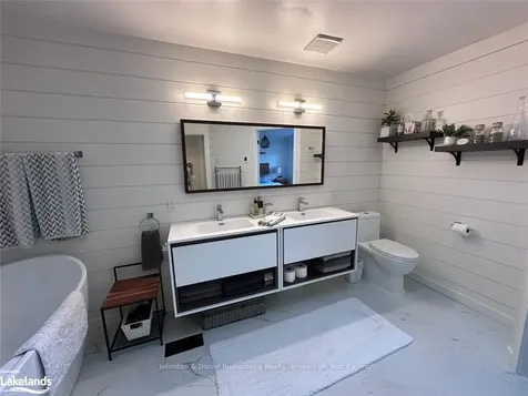 11 Shoreline Drive N/a Bracebridge ON P1L 1Z3