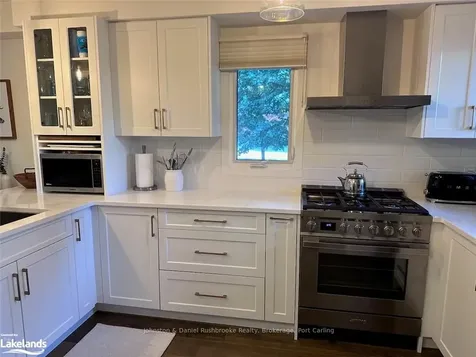 11 Shoreline Drive N/a Bracebridge ON P1L 1Z3