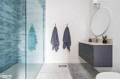 102 Salzburg Place Blue Mountains ON L9Y 0S2