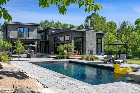 102 Salzburg Place Blue Mountains ON L9Y 0S2