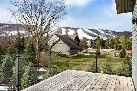 102 Salzburg Place Blue Mountains ON L9Y 0S2