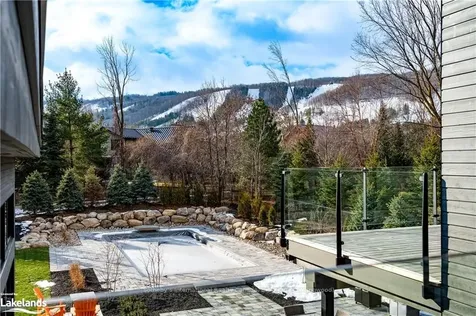 102 Salzburg Place Blue Mountains ON L9Y 0S2