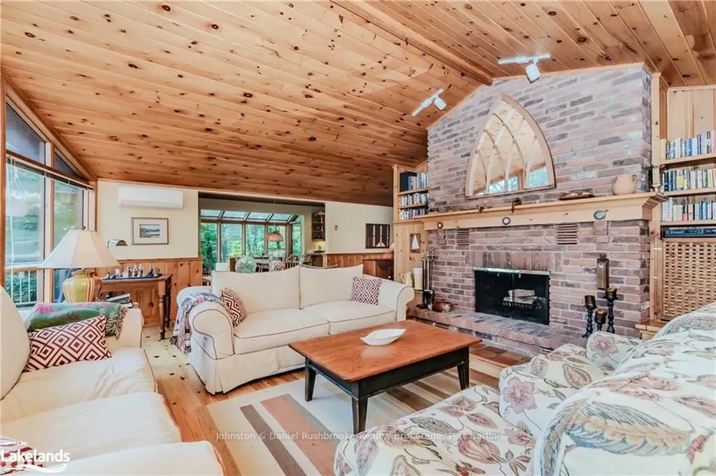 1120 Hamills Point Road Muskoka Lakes ON P0B 1J0