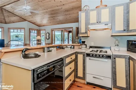 1120 Hamills Point Road Muskoka Lakes ON P0B 1J0