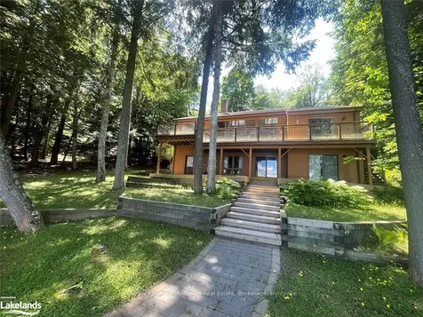 197 Rowanwood Lane Huntsville ON P0B 1M0