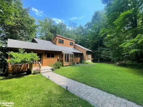 197 Rowanwood Lane Huntsville ON P0B 1M0
