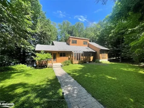 197 Rowanwood Lane Huntsville ON P0B 1M0
