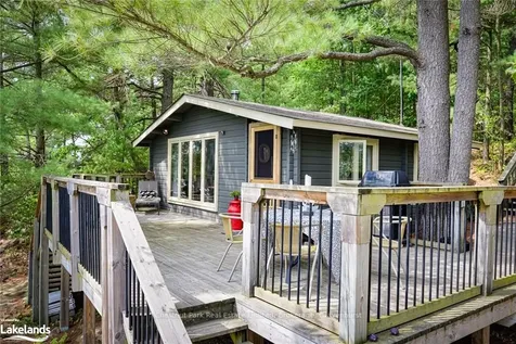 1079 Fire Route 11 N/a E Gravenhurst ON P1P 1R3