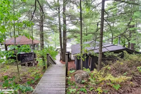 1079 Fire Route 11 N/a E Gravenhurst ON P1P 1R3