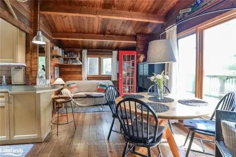 1079 Fire Route 11 N/a E Gravenhurst ON P1P 1R3