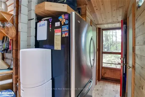 1079 Fire Route 11 N/a E Gravenhurst ON P1P 1R3