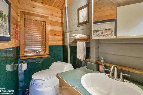 1079 Fire Route 11 N/a E Gravenhurst ON P1P 1R3