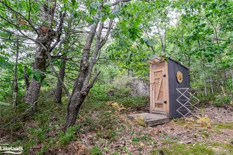 1079 Fire Route 11 N/a E Gravenhurst ON P1P 1R3