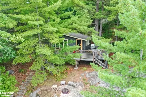 1079 Fire Route 11 N/a E Gravenhurst ON P1P 1R3