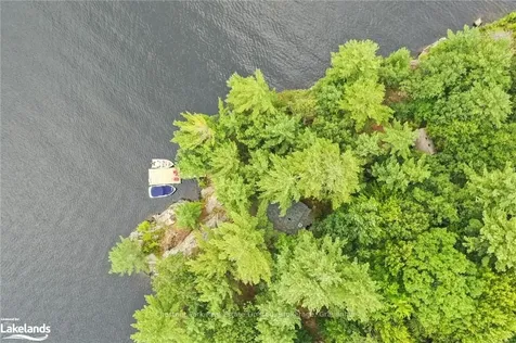 1079 Fire Route 11 N/a E Gravenhurst ON P1P 1R3