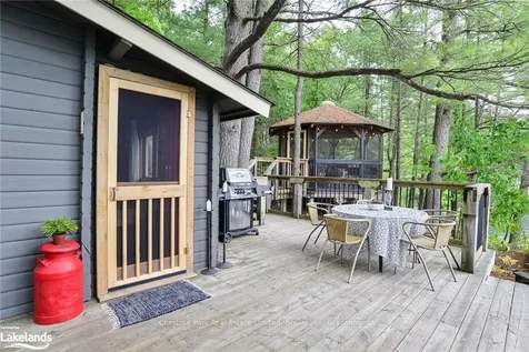 1079 Fire Route 11 N/a E Gravenhurst ON P1P 1R3