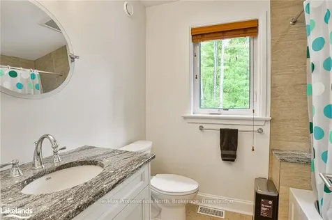 215 Forest Glen Drive Gravenhurst ON P1P 1A1