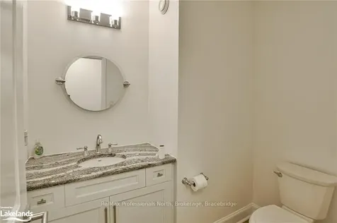 215 Forest Glen Drive Gravenhurst ON P1P 1A1