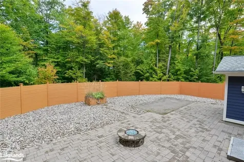 215 Forest Glen Drive Gravenhurst ON P1P 1A1