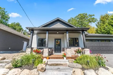 6 Lake Drive Huntsville ON P1H 1G1