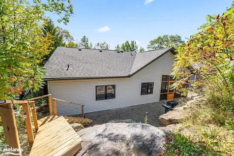 6 Lake Drive Huntsville ON P1H 1G1